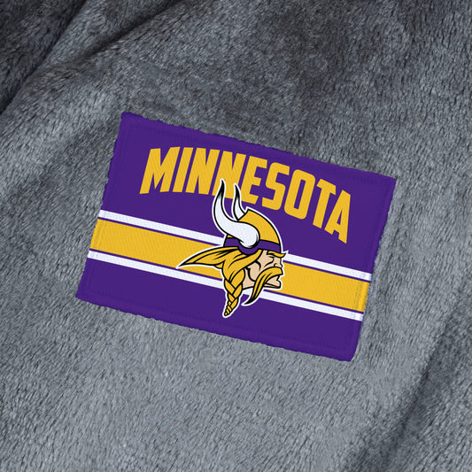 Minnesota Vikings silk touch charcoal bathrobe logo patch