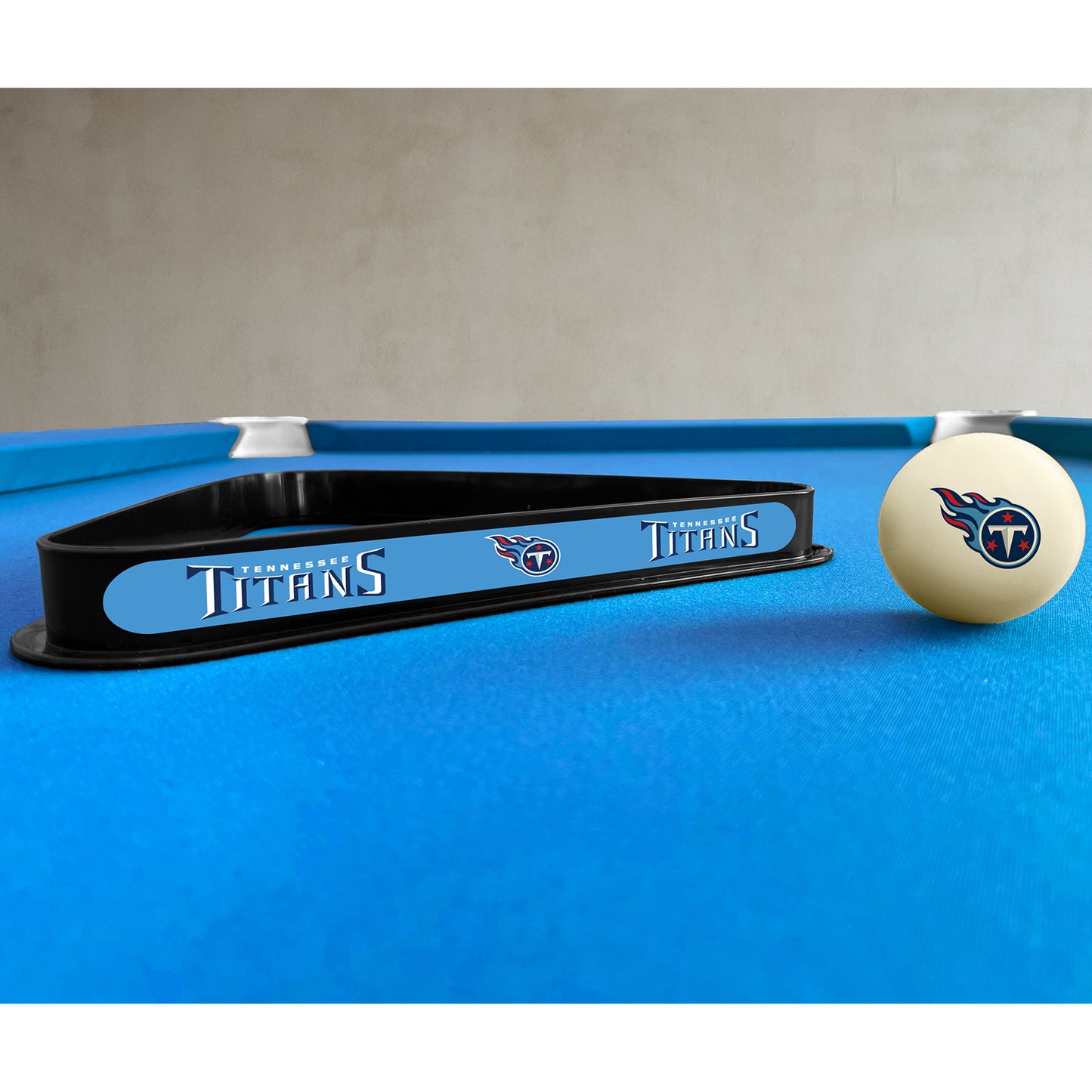Tennessee Titans triangle rack and cue ball set