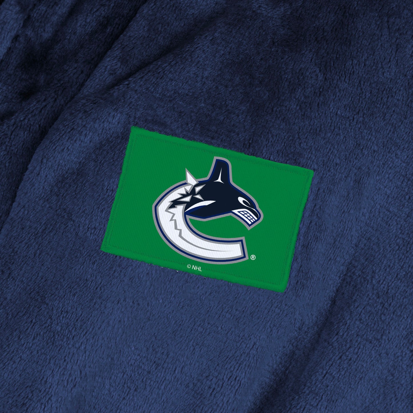 Vancouver Canucks Womens SHERPA bathrobe patch