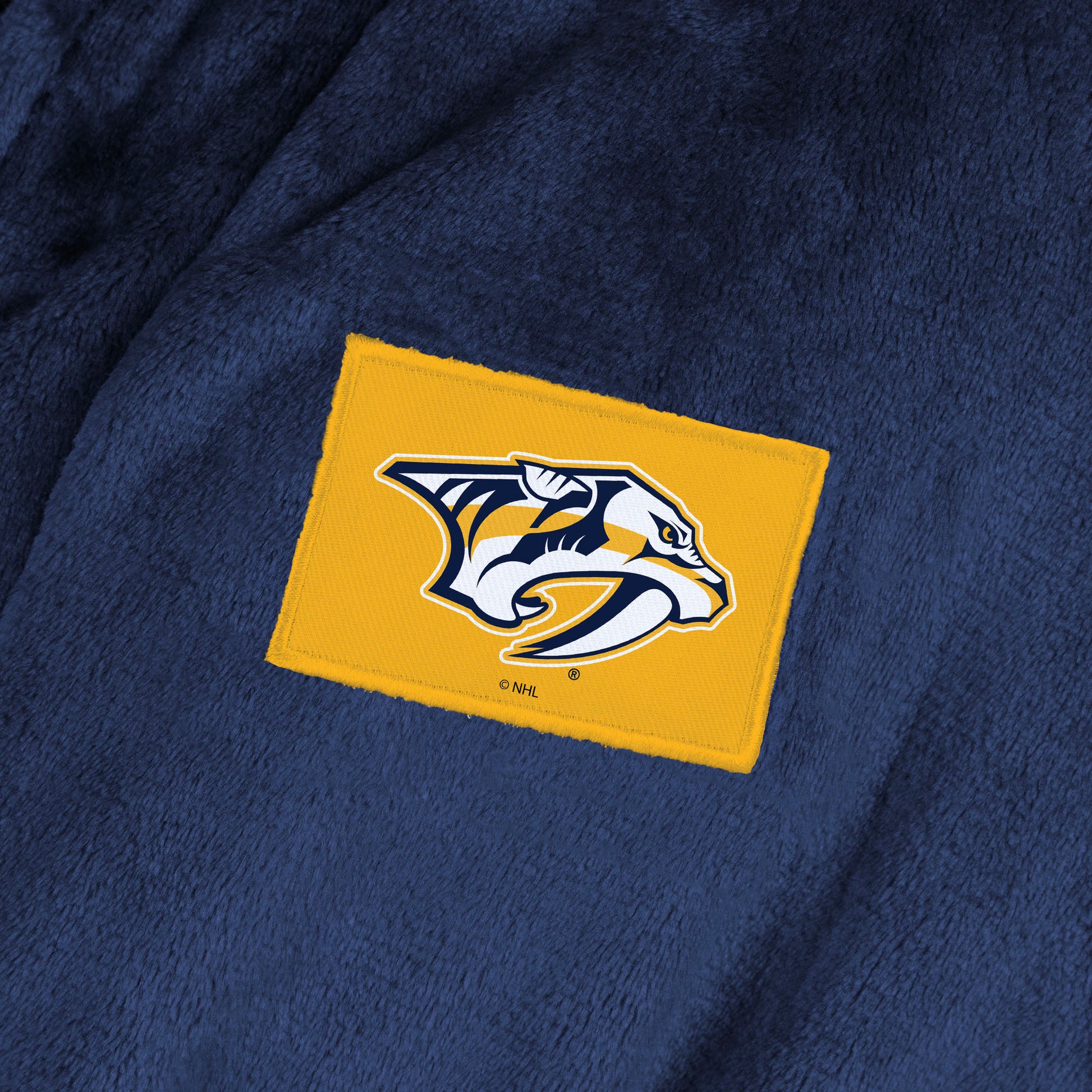 Nashville Predators Womens SHERPA bathrobe patch