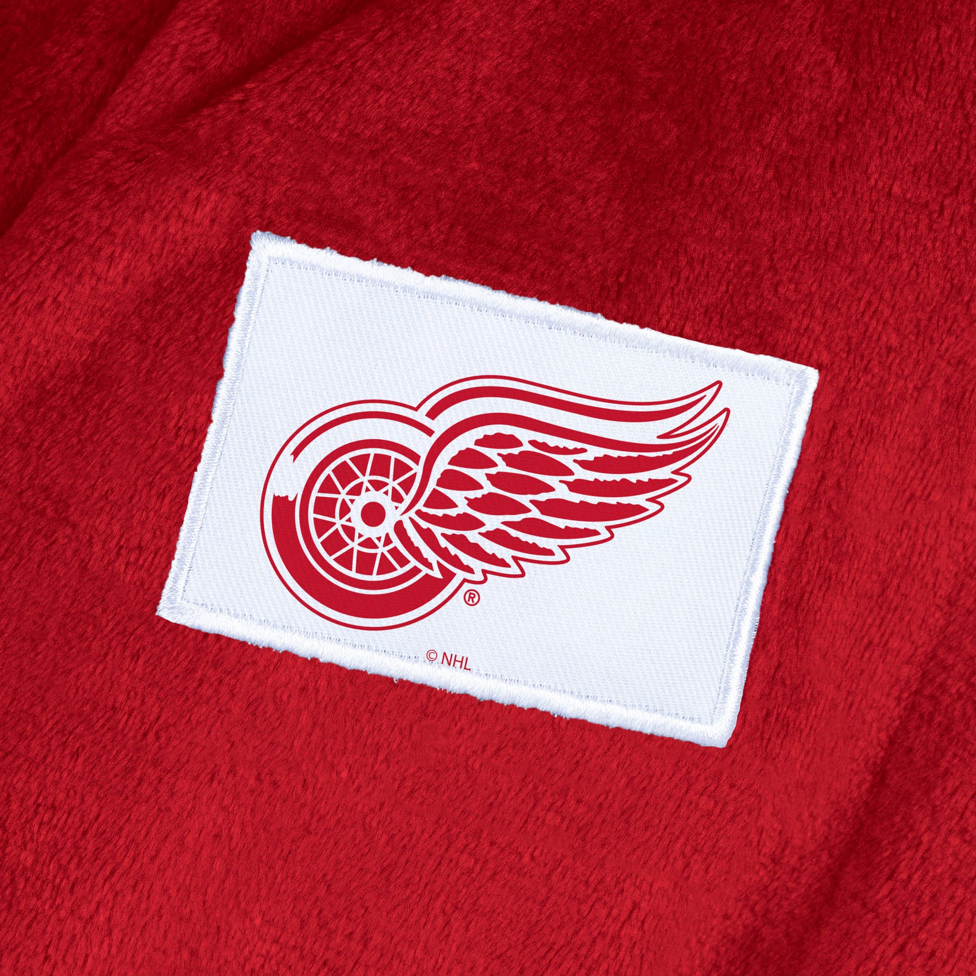 Detroit Red Wings team color bathrobe patch