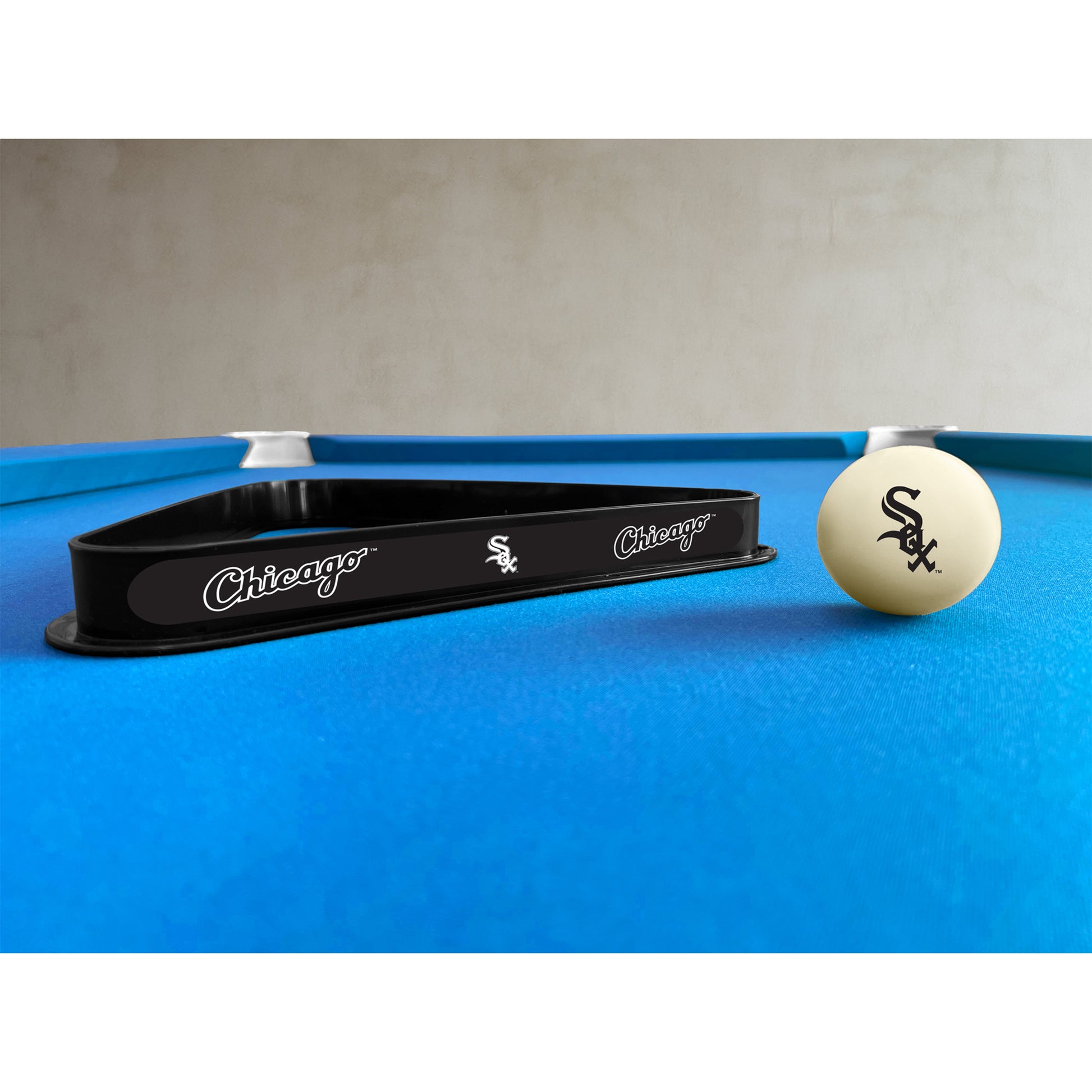 Chicago White Sox triangle rack and cue ball set