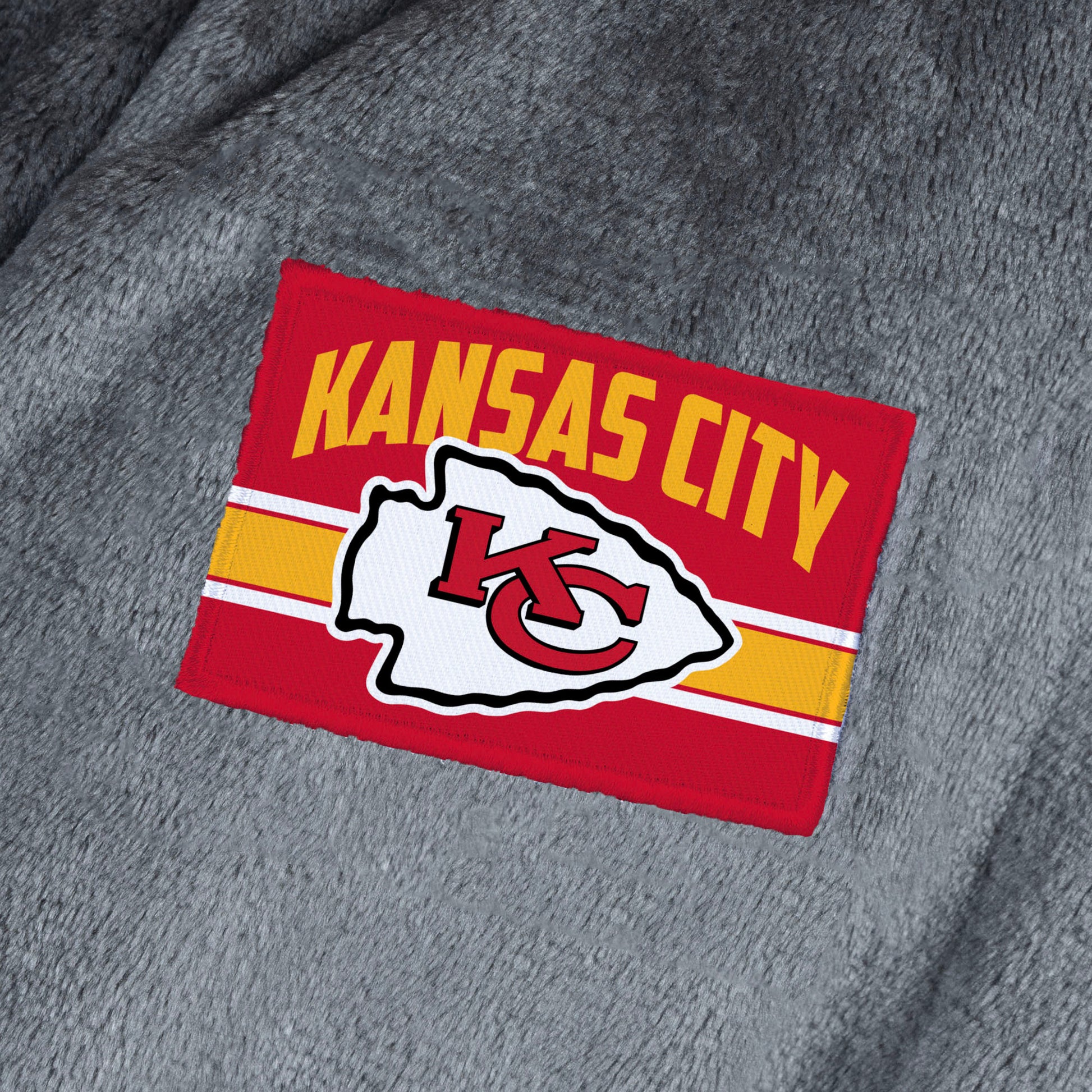 Kansas City Chiefs silk touch charcoal bathrobe logo patch
