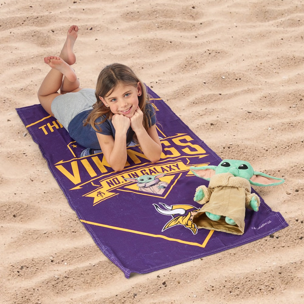 Minnesota Vikings Baby Yoda Hugger and Towel 1